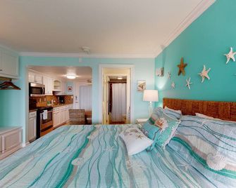 Studio Condo in Town, Near Beach, Shared Pool and Hot Tub - Port Aransas - Bedroom