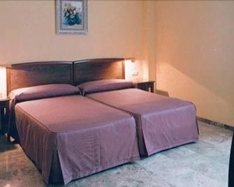 Hotel Isabel - Almussafes - Schlafzimmer