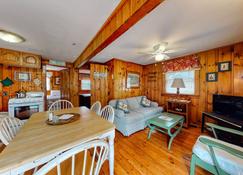 Otis Cottages - York - Living room