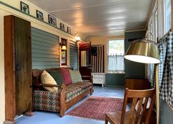 Charming Victorian Cottage - Oregon - Sala de estar