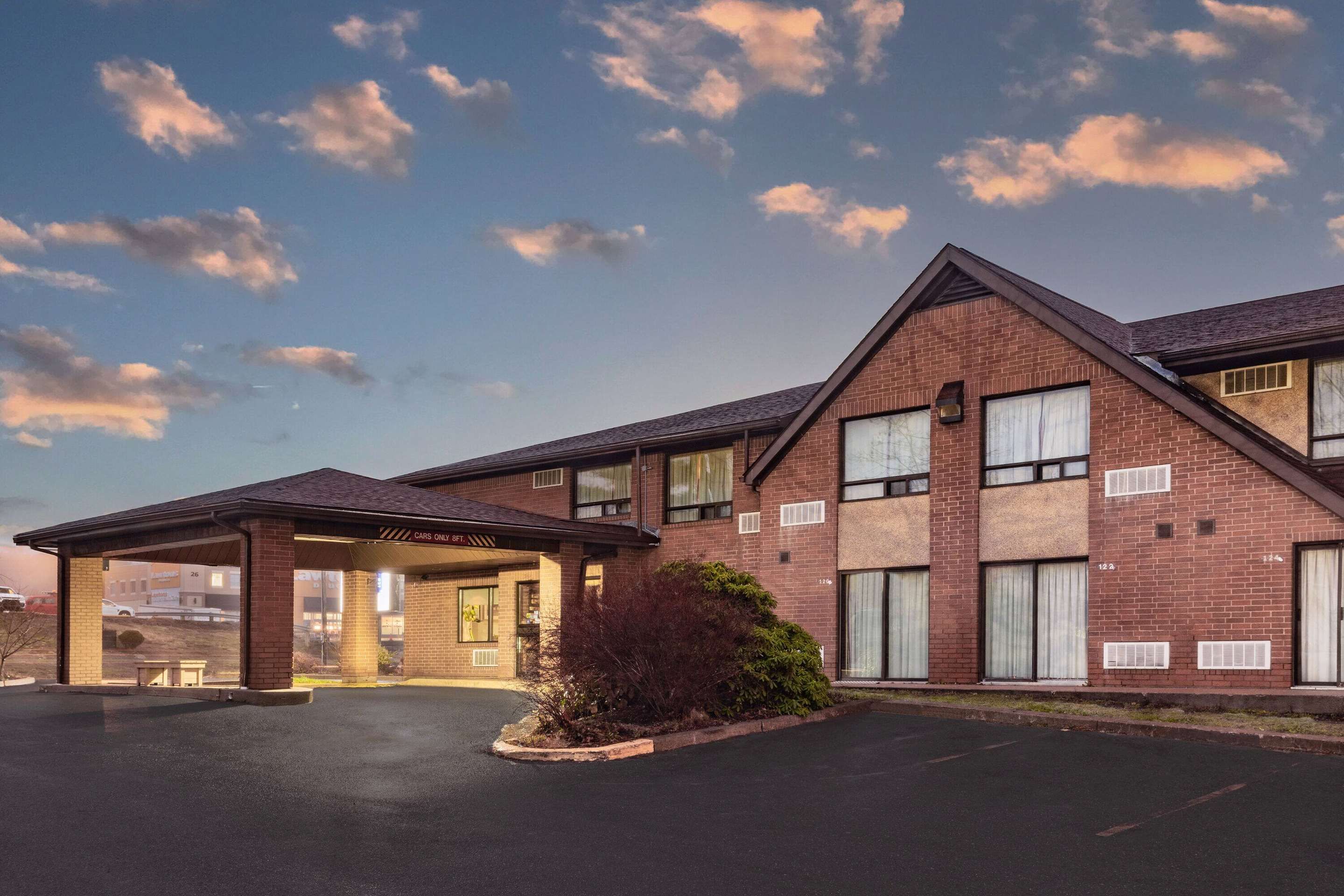 Travelodge by Wyndham Bridgewater - Bridgewater - Gebäude