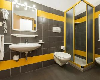 Club Hotel e Residence La Vela - Nago–Torbole - Bathroom