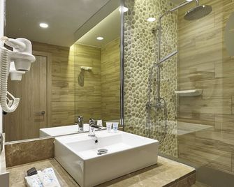 Grupotel Maritimo - אלסודיה - חדר רחצה