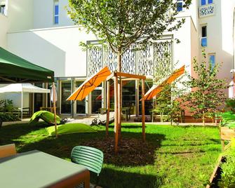 ذا بيبول هوستل - تاورز - تور - شرفة مرصوفة