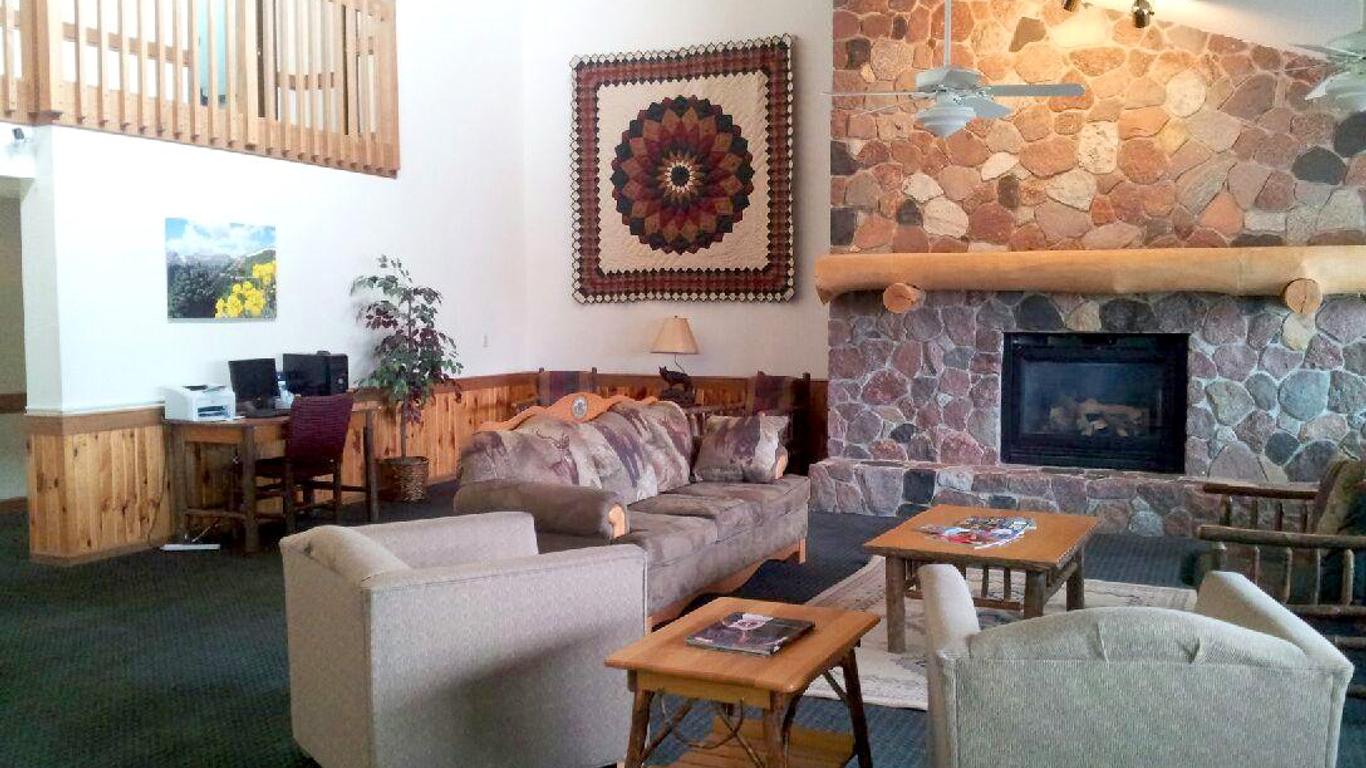 Boarders Inn & Suites By Cobblestone Hotels - Wautoma