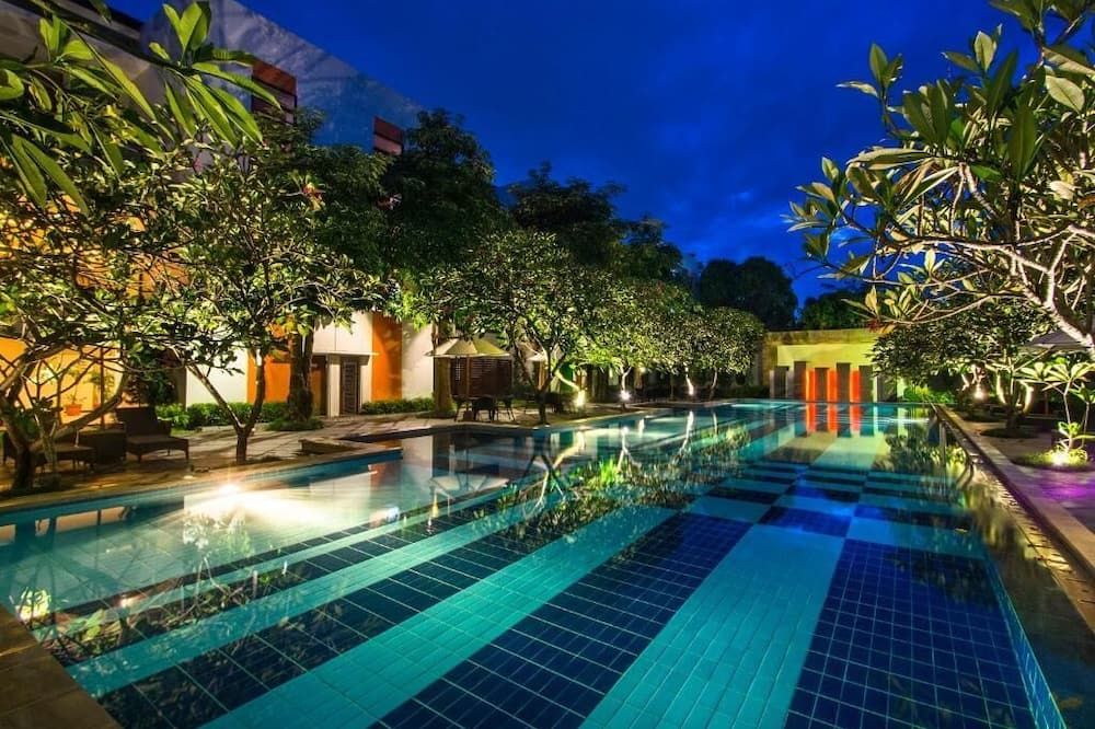 ذا فيكتوريا هوتل يوجياكارتا - يوغياخيرتا - حوض السباحة