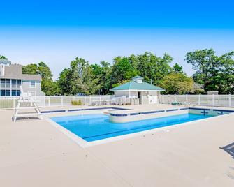 Lovely Sea Colony escape with WiFi, 12 pools, tennis, saunas, & beach access - Bethany Beach - Pool