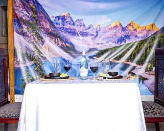 Zai Oat Hotel - Jane Furse - Servicio de la propiedad