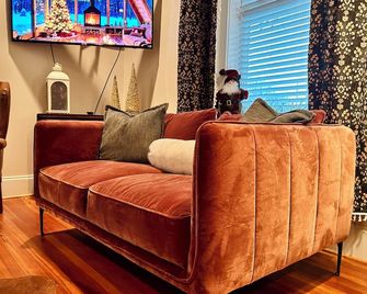 Grand Lux Inn - Tullahoma - Wohnzimmer