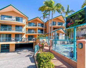 Karana Palms Resort - סרפרז פרדייז - בניין