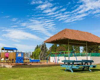 North South Holiday Park - Christchurch - Patio