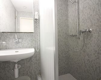 Swiss Star Aussersihl - Self Check-In - Zúrich - Baño