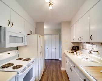 Centrally Located Brevard Home with Deck and Fire Pit! - Brevard - Kitchen
