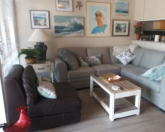 Lakeside condo on Clear Lake with marina. - El Lago - Living room