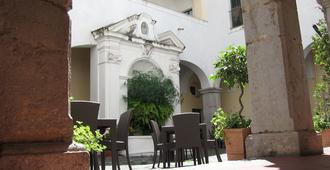 Ostello Ave Gratia Plena - Hostel - Salerno - Βεράντα