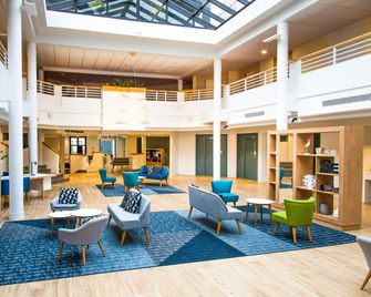 Holiday Inn Calais - Coquelles By IHG - Calais - Hành lang