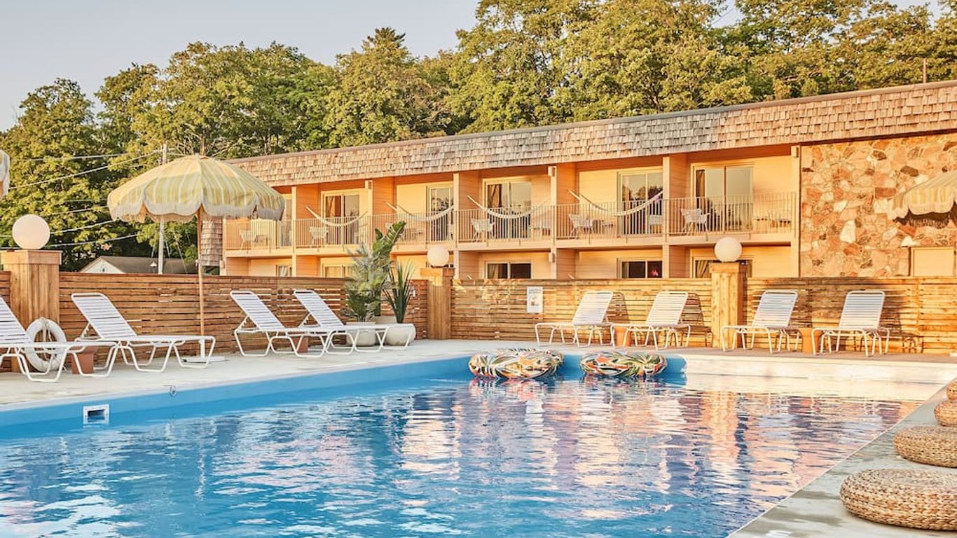 ذا جون موتل سوبل بيتش