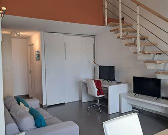 Jordan Village Heights in St Maarten. The safest, most stunning area of SXM. - Lowlands - Sala de estar