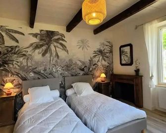 Gîte de France Le grand air du paradis 3 épis - Gîte de France 9 personnes MAE-6464 - Argentat - Schlafzimmer