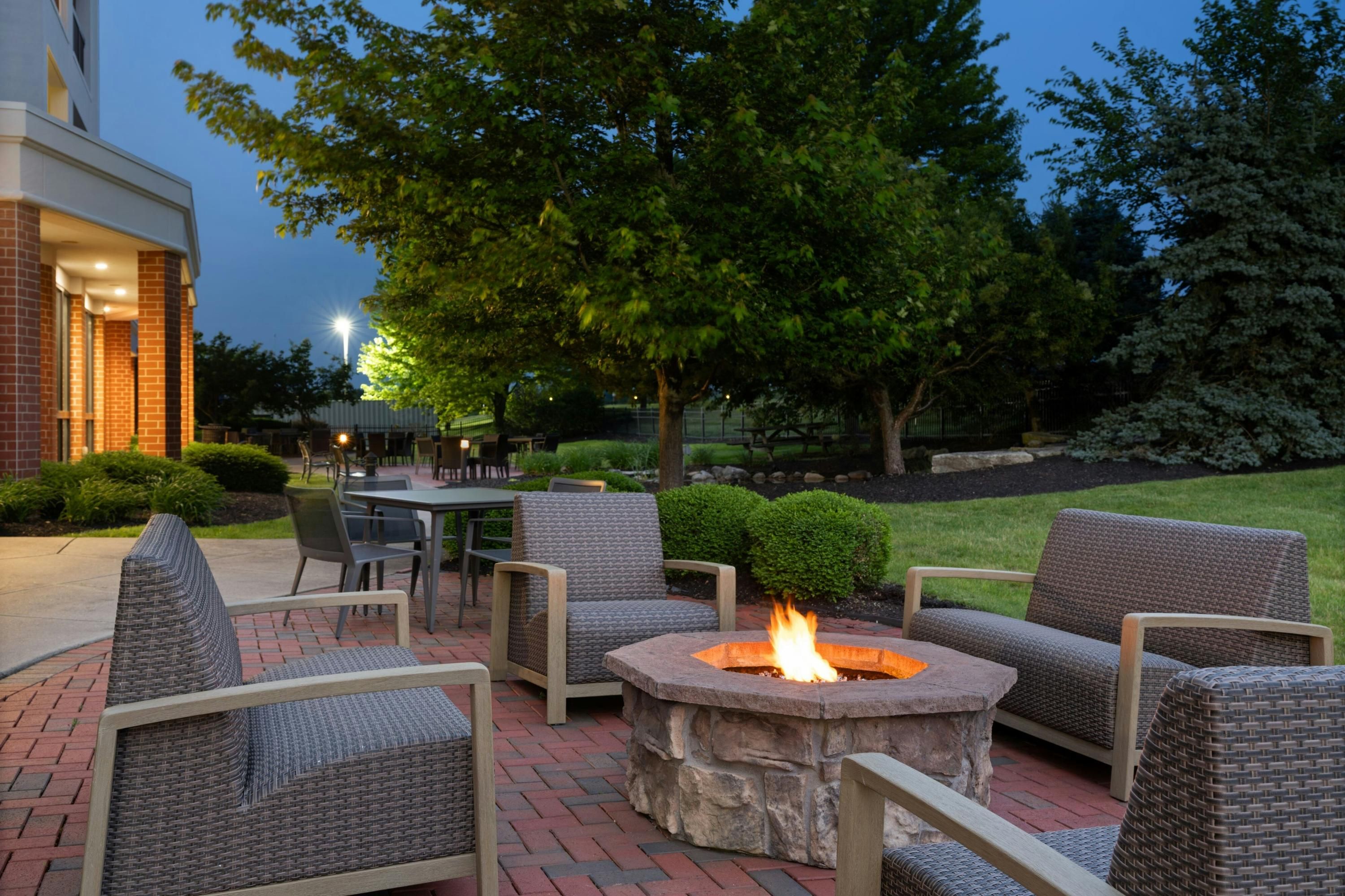 Courtyard by Marriott Dayton-University of Dayton - דייטון - פטיו