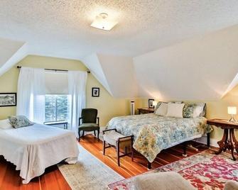 Stately home by Spirit Lake in Menahga - Menahga - Bedroom