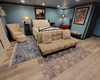 Alpine B&b- A Charming B&b In Downtown Helen, Ga! - Helen - Sala de estar