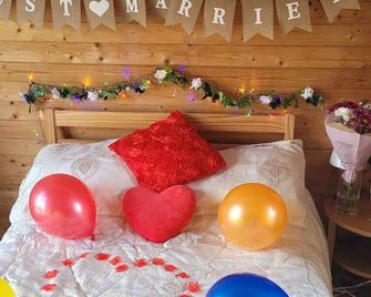 Lovely Glamping Dream Pod in St Austell, Cornwall - St. Austell - Ložnice