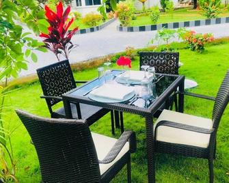 Plavender Inn - Dar es Salaam - Patio