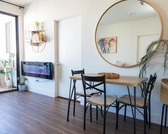 Loft in Downtown Los Angeles - Los Angeles - Dining room