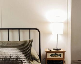 The Creek Cottage - Waterfront Rental, Waterfront Rental Near Downtown Wilmington - Leland