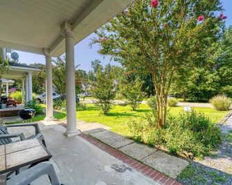 Entire Townhouse in Rock Hall - Rock Hall - Binnenhof