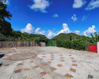 Tropic Nook - Castries