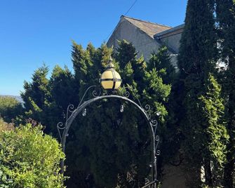 Nomi Rooms & Restaurant - Bangor - Vista del exterior