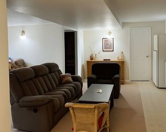 Suki’s home stay - Courtice
