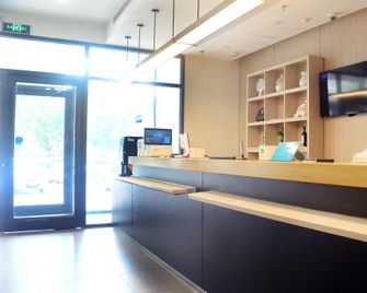Hanting Hotel (Linyi Mengshan Avenue Hotel) - Linyi - Front desk