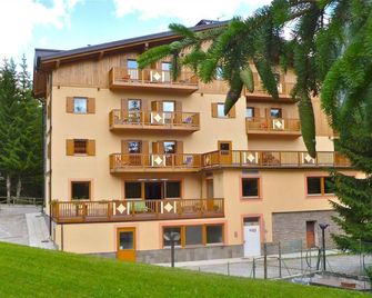 Relais San Giusto - Campitello di Fassa - Building