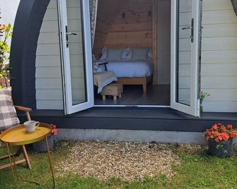 Beautiful and Cosy Garden Pod Saintives - Carbis Bay - Patio