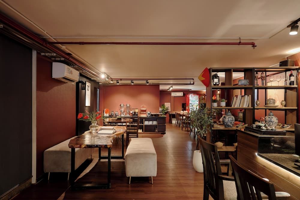 Asian Ruby Hotel & Spa - 122F Bui Thi Xuân Street