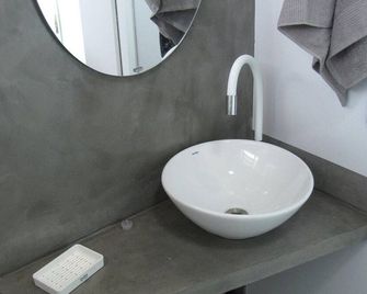 Residencial Karine Apartamento 12 - Joinville - Bathroom