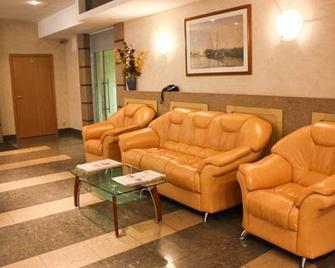 Hotel Tavricheskiy - Saint Petersburg - Lobby
