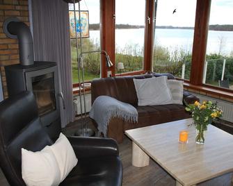 RED holiday home at the Bistensee - holiday home Frick - Alt Duvenstedt - Sala de estar