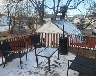 Spacious luminescence apartment with Patio. Pet-Friendly - Austin - Balkon