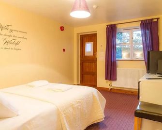 The Hanmer Arms - Whitchurch - Bedroom