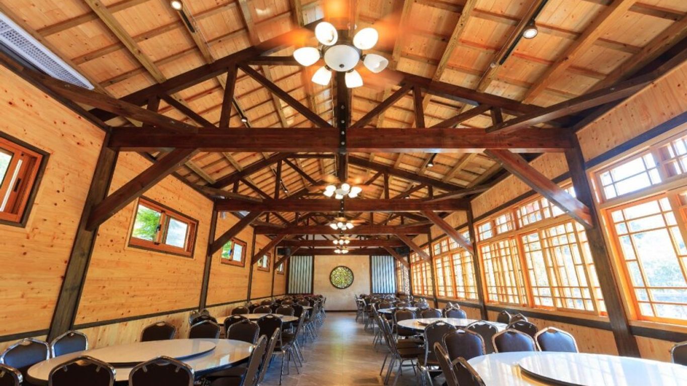 Huaman hot spring villa