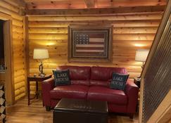 The Lookout Cabin on Greers Ferry Lake - Clinton - Wohnzimmer