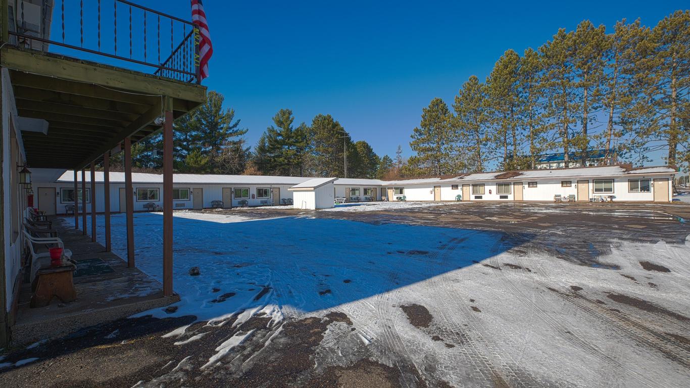 Love Hotels Tomahawk By OYO At Lake Mohawksin Wi