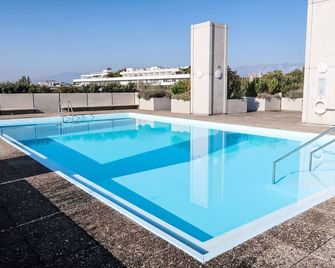 Résidence Ciomal by Interhome - Genève - Pool