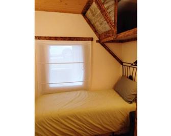 Beautiful apartment in La Cerdanya (6 people) - Alp - Bedroom