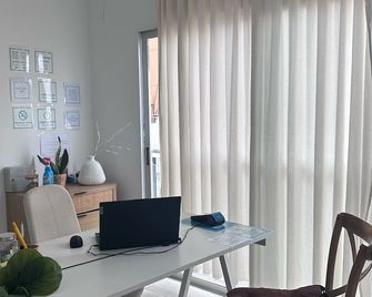 Cisne By Nest Hostel - San Antonio de Portmany - Comedor