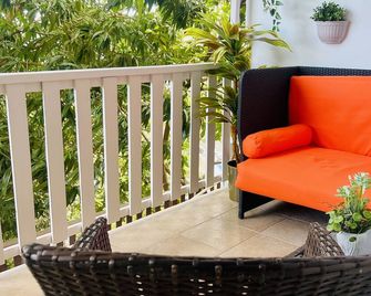 Jc's Hideaway, Mountain top - Philipsburg - Balkón